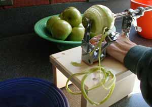 PAMPERED CHEF APPLE PEELER