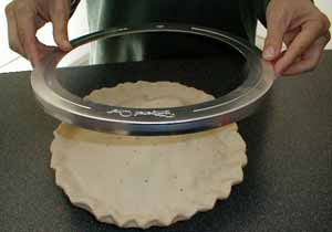 PAMPERED CHEF PIE RING